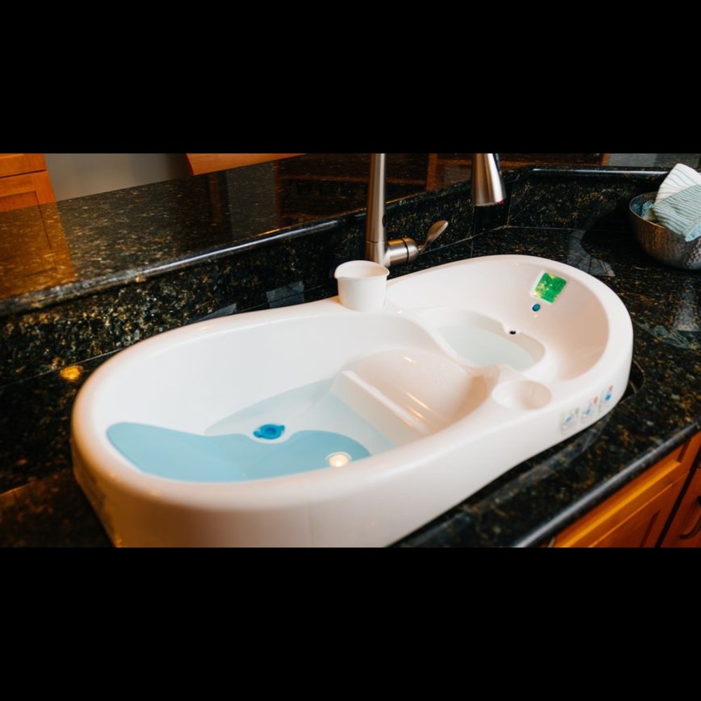 4 moms bath tub